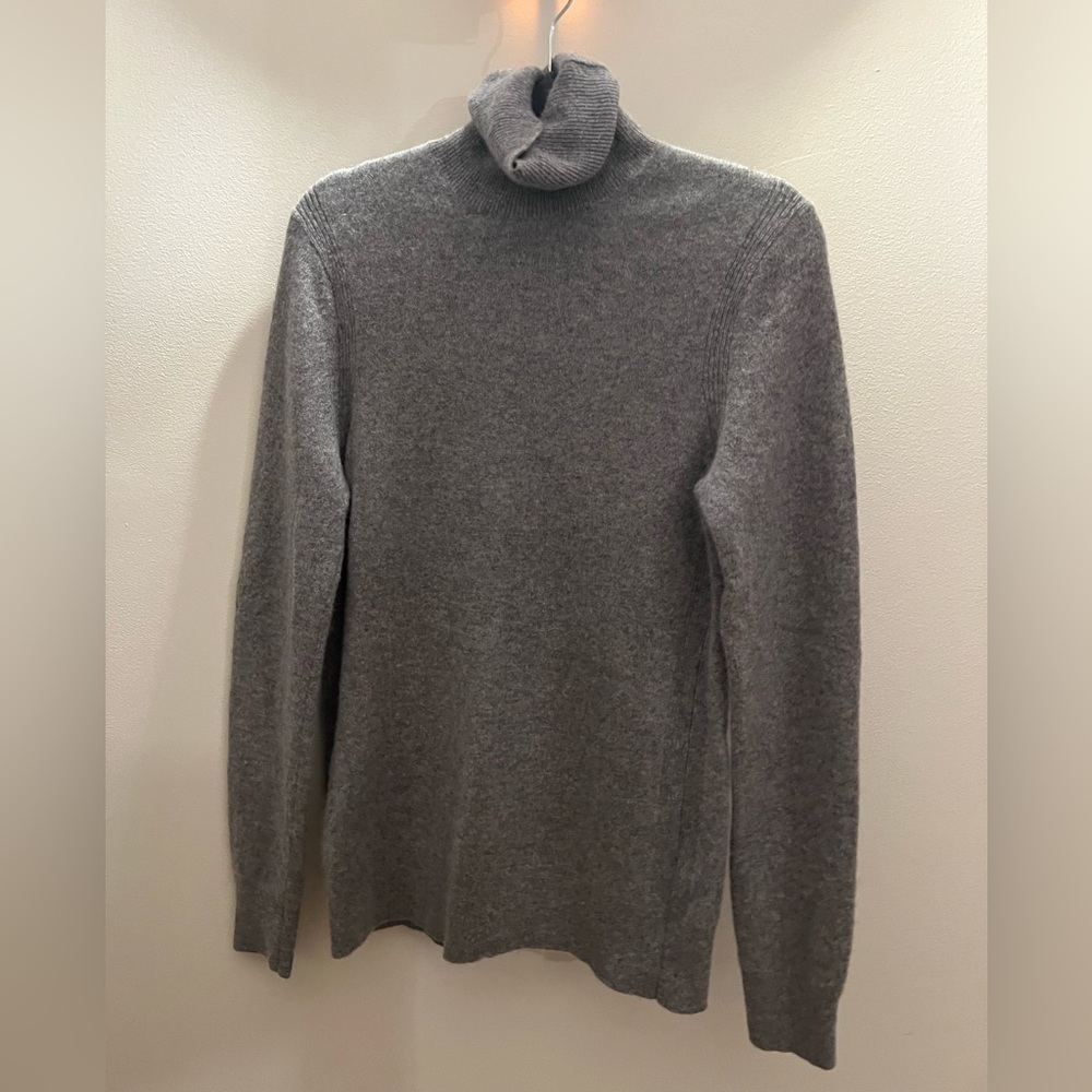 SAKS FIFTH AVENUE CASHMERE SWEATER NWT